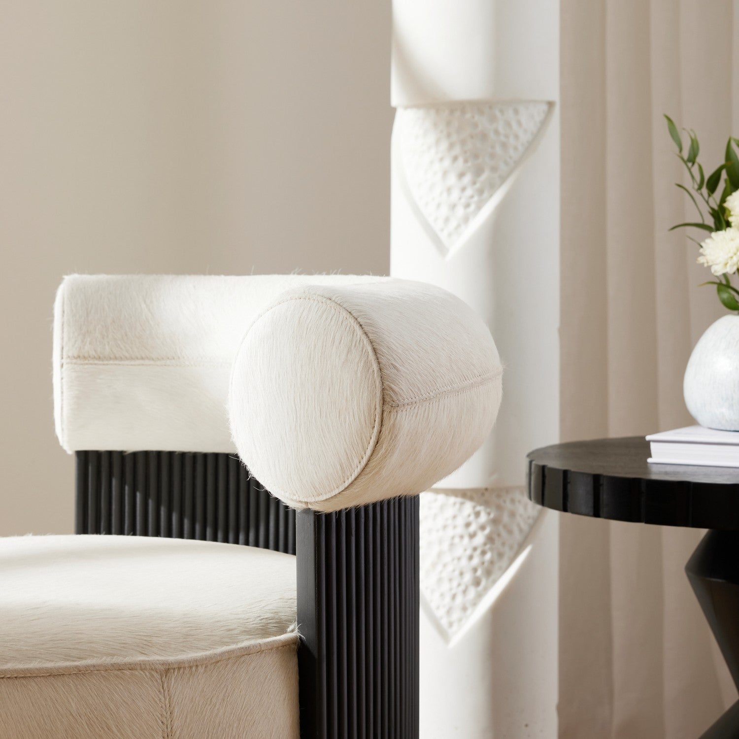 Chair from the Erhart collection in White/Ebony finish