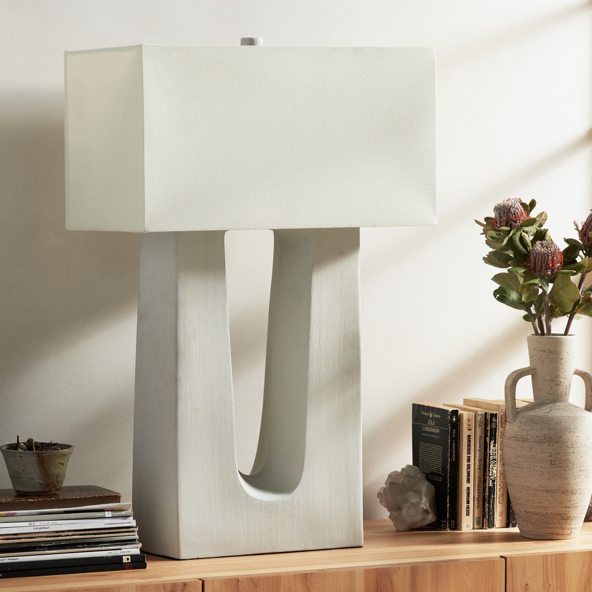 Cuit Table Lamp - Matte White Porcelain Ceramic