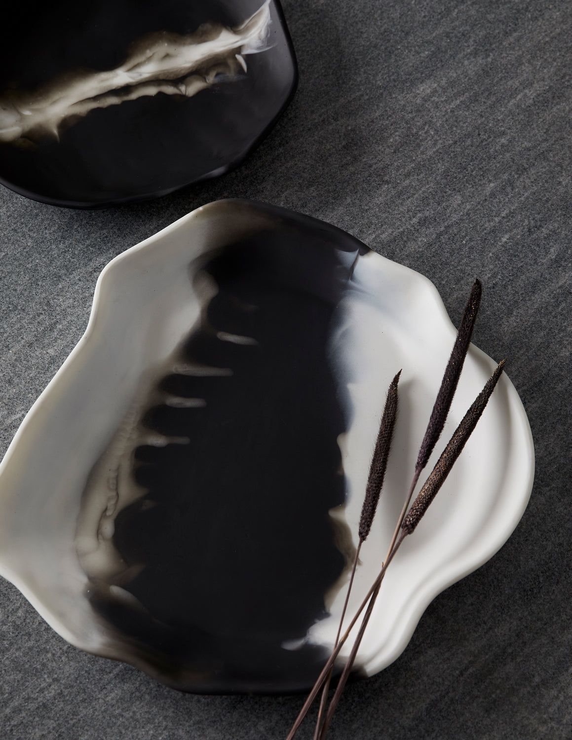 Trays, Set of 2 from the Hollies collection in Black & White finish