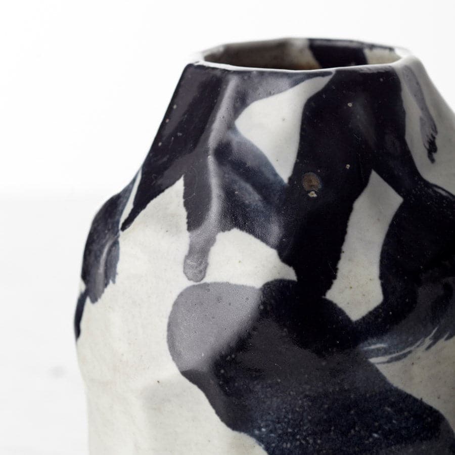Cyan - 10941 - Vase - Black And White